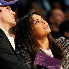 Мила Кунис е изневерила на &lt;em>Аштън&lt;/em> &lt;em>Къчър&lt;/em>... с Bridgerton