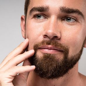 Основно ръководство &lt;em>за&lt;/em> &lt;em>грижа&lt;/em> &lt;em>за&lt;/em> брадата - cъвети &lt;em>за&lt;/em> здрава и стилна брада