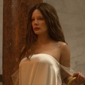 Холзи предлага нов поп-рок албум и филмово преживяване