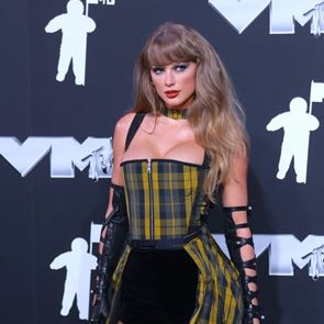 Тейлър Суифт счупи всички рекорди на видео наградите на MTV