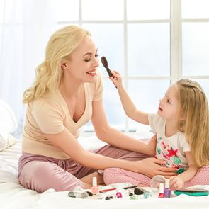 &quot;Дъщеря ми вече иска да носи грим!&quot; - няколко съвета как да се справите