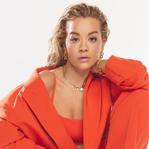 Рита Ора ще участва в предисторията на &quot;Красавицата и Звяра