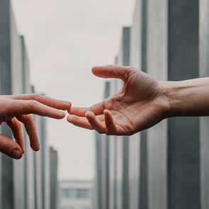 Използваме Световния ден на добротата, за да &quot;убием&quot; хората с нея