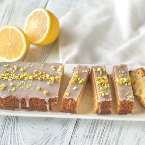 Сиропиран лимонов кейк с фростинг от маскарпоне