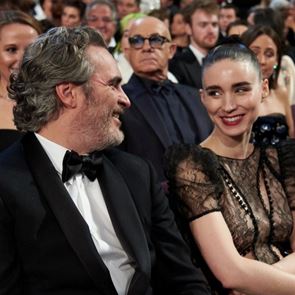 Хоакин Финикс и &lt;em>Руни&lt;/em> &lt;em>Мара&lt;/em> очакват дете