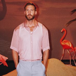 Calvin Harris ни пренася на острова на съкровищата