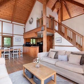 Японската къща на Кейт Уинслет бе пусната за продан