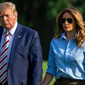 Защо Мелания отказва да държи Доналд Тръмп за ръката