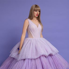 Тейлър Суифт се сдоби с 13 восъчни фигури в 13 града