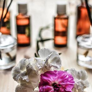 7 рецепти за красота с етерични масла в главната роля