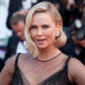 Шарлийз Терон дарява 1 милион долара за борбата с COVID-19