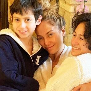 Джей Ло отбеляза рождения ден на близнаците с емоционално видео