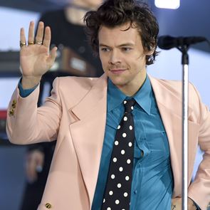 Да, &lt;em>Хари&lt;/em> &lt;em>Стайлс&lt;/em> може да носи рокля, напук на всички