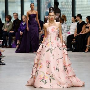 Цветна одисея <em>в</em> колекцията <em>на</em> Carolina Herrera