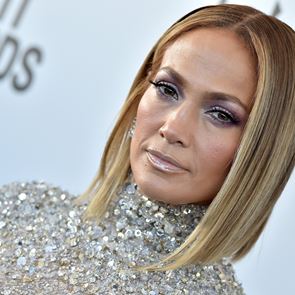 Кой е любимият пуловер на &lt;em>Дженифър&lt;/em> &lt;em>Лопес&lt;/em>?