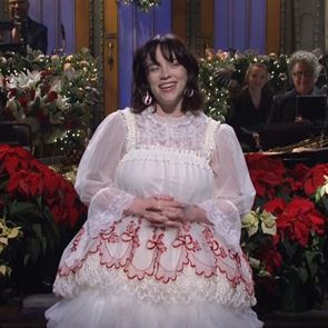 &lt;em>Били&lt;/em> &lt;em>Айлиш&lt;/em> се качи на сцената на Saturday Night Live