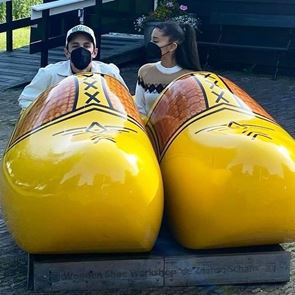 Меденият месец на &lt;em>Ариана&lt;/em> &lt;em>Гранде&lt;/em> в Амстердам