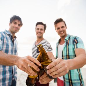 Мъжете имат все по-малко <em>приятели</em>