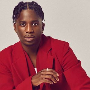 Джулиен от Emily in Paris – откровено &lt;em>и&lt;/em> ексклузивно за GRAZIA България