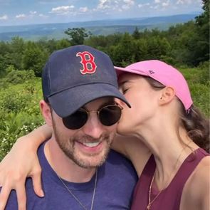 Капитан Америка се ожени