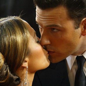 Целувката на &lt;em>Дженифър&lt;/em> &lt;em>Лопес&lt;/em> и Бен Афлек запали интернет