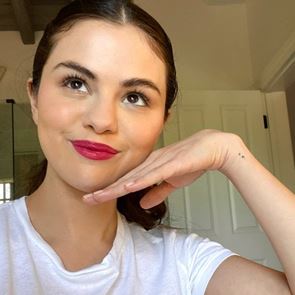 Лесната рутина на Селена Гомес за вечер навън