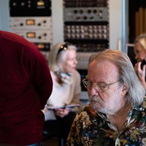 Новият сингъл на ABBA се казва &quot;Just A Notion