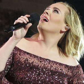 Адел ще води Saturday Night Live този уикенд