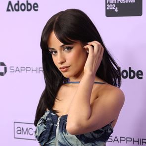 &lt;em>Камила&lt;/em> Кабейо изглежда неузнаваемо с новата си руса коса