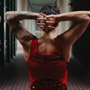 Влизаме в къщата на &lt;em>Хари&lt;/em> &lt;em>Стайлс&lt;/em> на 20-и май