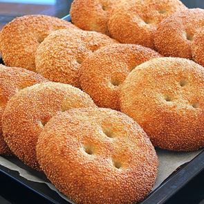 Лесни сусамени питки без мазнина и яйца