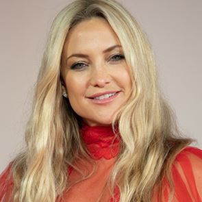 През уикенда &lt;em>Кейт&lt;/em> &lt;em>Хъдсън&lt;/em> обича да пие кафето си гола