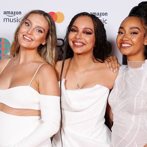 По червения килим на наградите BRIT