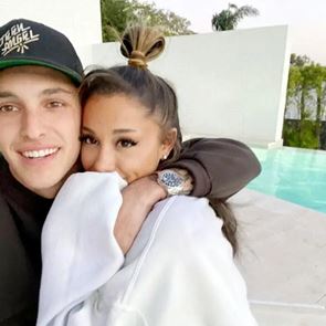 <em>Ариана</em> <em>Гранде</em> се е разделила със съпруга си