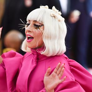 &lt;em>Лейди&lt;/em> &lt;em>Гага&lt;/em> потвърди новата си връзка