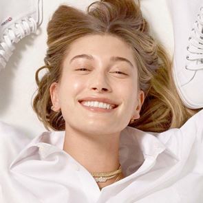 Не, Хейли Бийбър не е бременна, спрете да питате