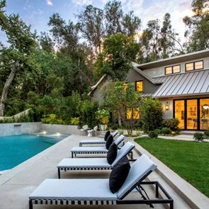 Новото имение на &lt;em>Камерън&lt;/em> &lt;em>Диас&lt;/em> е просто У-А-У