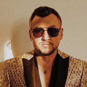 &lt;em>Любо&lt;/em> &lt;em>Киров&lt;/em> празнува 25 години на сцената с мащабен албум и турне