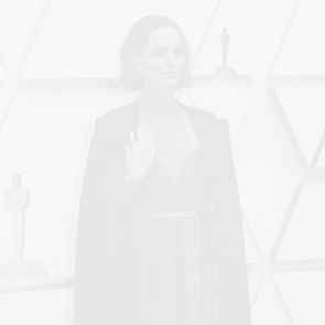 Роклята на Натали Портман от Оскарите предизвика скандал в социалните мрежи