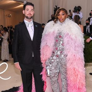 Кое е мистериозното куче от червения килим на Met Gala