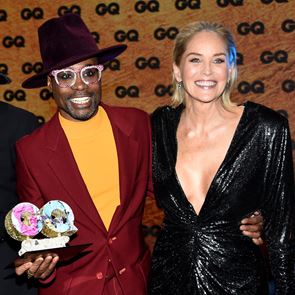 <em>Шарън</em> <em>Стоун</em> възпроизведе отново прочутата сцена от „Първичен инстинкт"