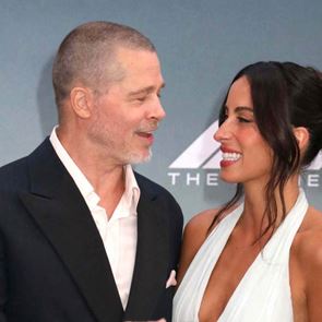 Любов на червения килим: &lt;em>Брад&lt;/em> &lt;em>Пит&lt;/em> и Инес де Рамон озариха премиерата на &quot;F1&quot;