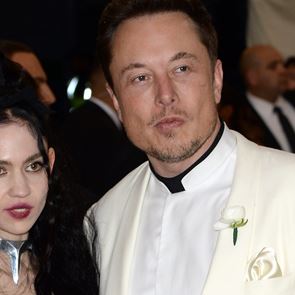 Илън Мъск сподели очарователен семеен кадър с X AE A-Xii