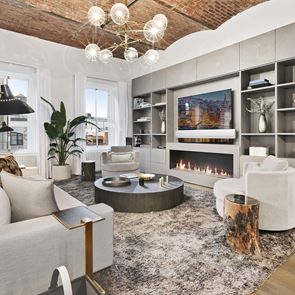 Гостуваме на &lt;em>Бела&lt;/em> &lt;em>Хадид&lt;/em> в новия й мезонет в Сохо (ГАЛЕРИЯ)