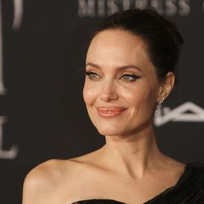 Анджелина Джоли на 45