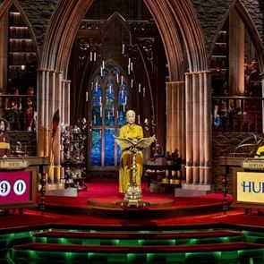 Хелън Мирън води състезание за магьосничество в Хогуортс