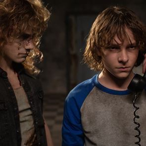 Ако "Черният телефон" звънне, бихте ли отговорили на обаждането