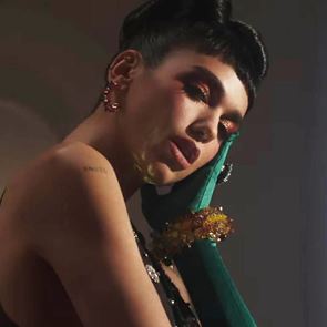 Най-готините (до този момент) музикални видеа на 2021 г