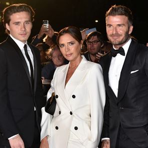 Реакцията на Дейвид и Виктория &lt;em>Бекъм&lt;/em> след годежа на &lt;em>Бруклин&lt;/em>