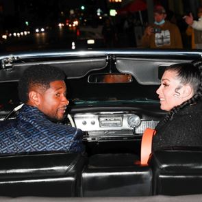 Ъшър се ожени тайно за приятелката си